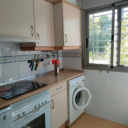 Au Petit Bonheur Apartment *