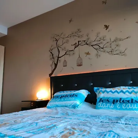 Au Petit Bonheur Apartment